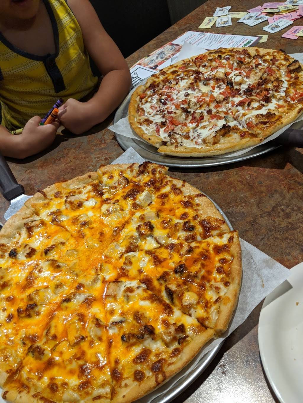 Longos Pizza | restaurant | 7314 Lakeshore Blvd, Mentor, OH 44060, USA | 4409468222 OR +1 440-946-8222