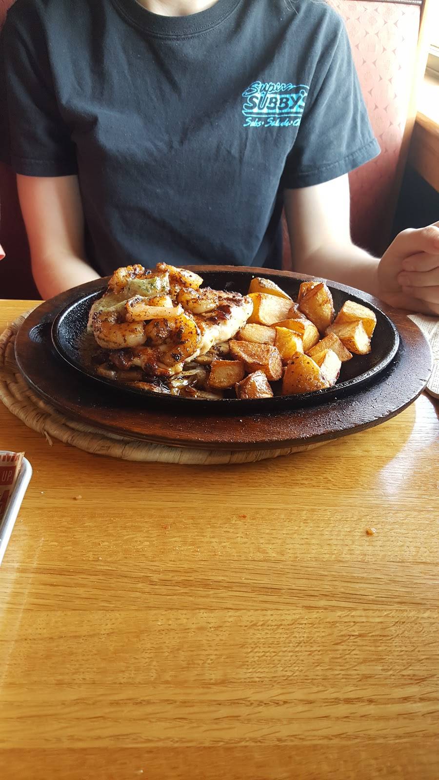 Applebees Grill + Bar | restaurant | 881 W Central Ave, Springboro, OH 45066, USA | 9377439420 OR +1 937-743-9420