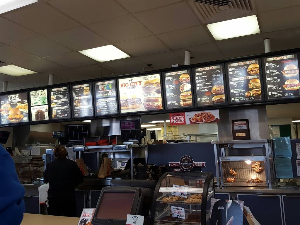 Arbys | restaurant | 700 Chicago Dr, Holland, MI 49423, USA | 6163964227 OR +1 616-396-4227