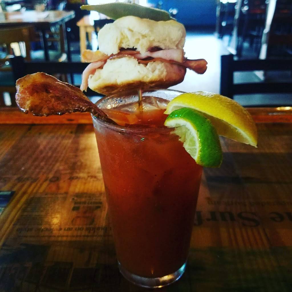 Planet Follywood | restaurant | 32 Center St, Folly Beach, SC 29439, USA | 8435887380 OR +1 843-588-7380