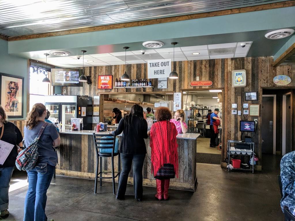 Guss World Famous Fried Chicken | restaurant | 2943 N Germantown Pkwy, Bartlett, TN 38133, USA | 9013739111 OR +1 901-373-9111