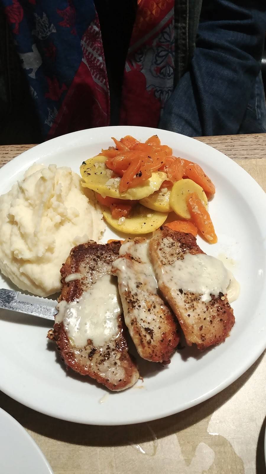 The Red Leprechaun | restaurant | 4000 E Anaheim St, Long Beach, CA 90804, USA | 5623435560 OR +1 562-343-5560