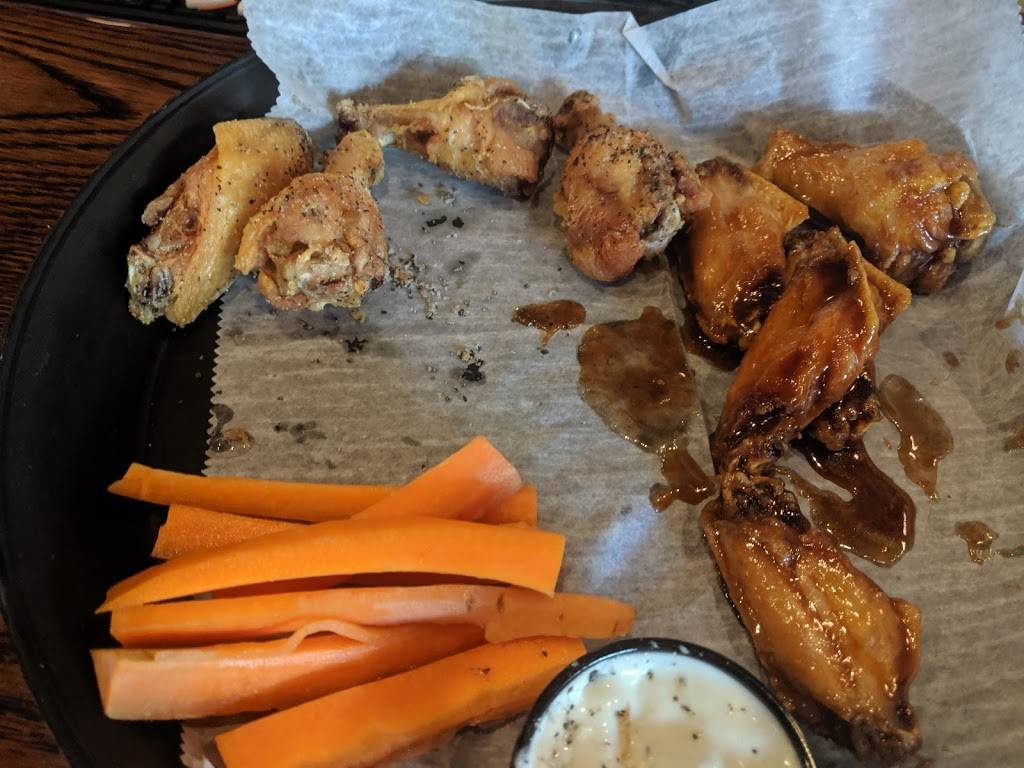 Shoppers Pub + Eatery | restaurant | 18 Lake Ave, Manchester, NH 03101, USA | 6032325252 OR +1 603-232-5252