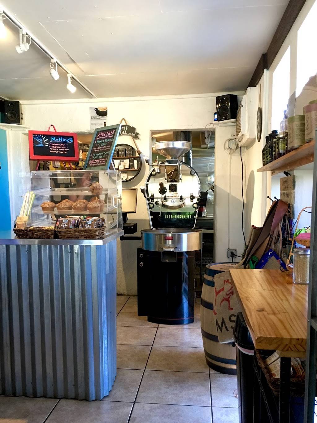 Island Roasters Coffee Company | cafe | 394 N Causeway, New Smyrna Beach, FL 32169, USA | 3868472920 OR +1 386-847-2920