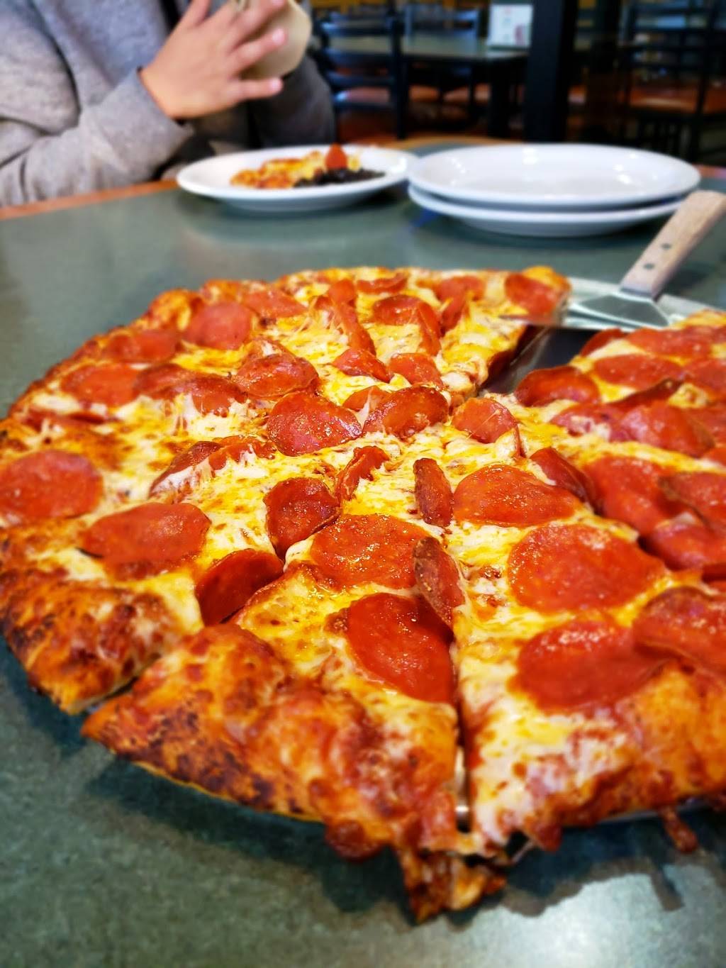 Round Table Pizza | meal delivery | 1003 Guerneville Rd, Santa Rosa, CA 95403, USA | 7075279999 OR +1 707-527-9999