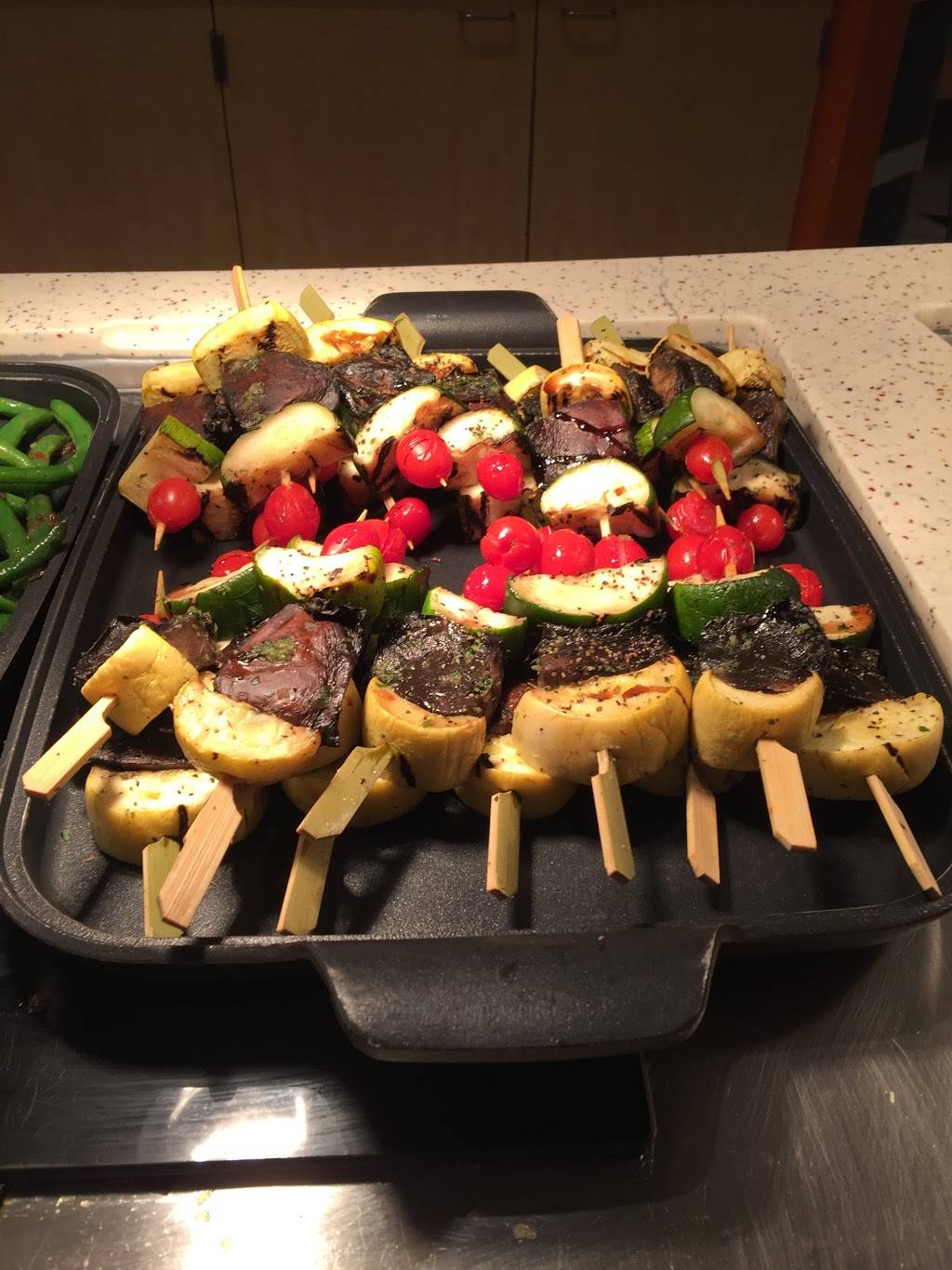 Disneys PCH Grill | restaurant | 1717 Disneyland Dr, Anaheim, CA 92802, USA | 7147813463 OR +1 714-781-3463