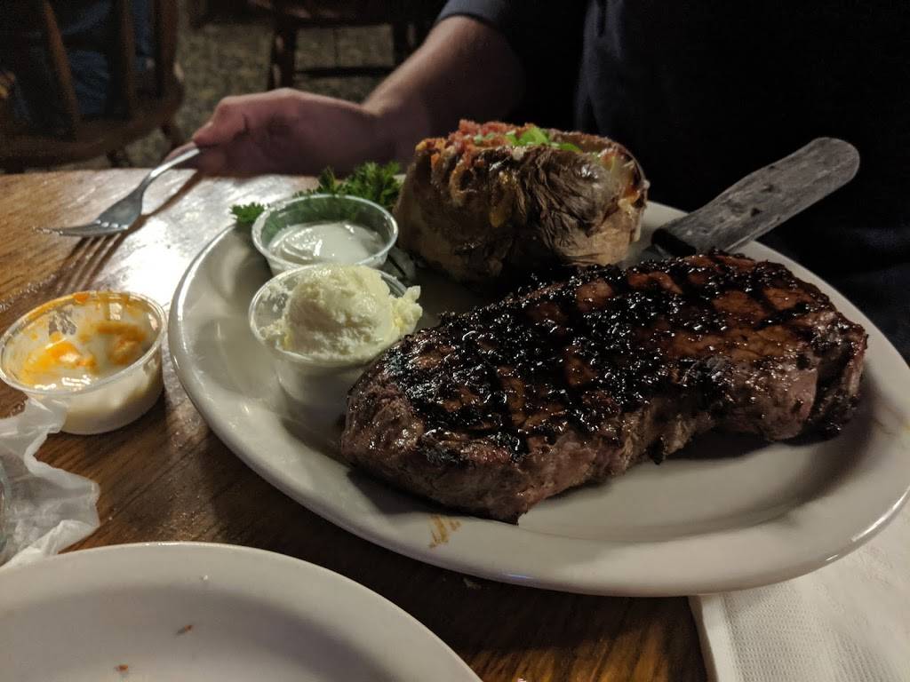 Tuckers Place | restaurant | 2117 S 12th St, St. Louis, MO 63104, USA | 3147725977 OR +1 314-772-5977