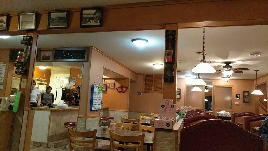 Sunrise Family Restaurant | restaurant | 1052 W Main St, Stoughton, WI 53589, USA | 6088771930 OR +1 608-877-1930