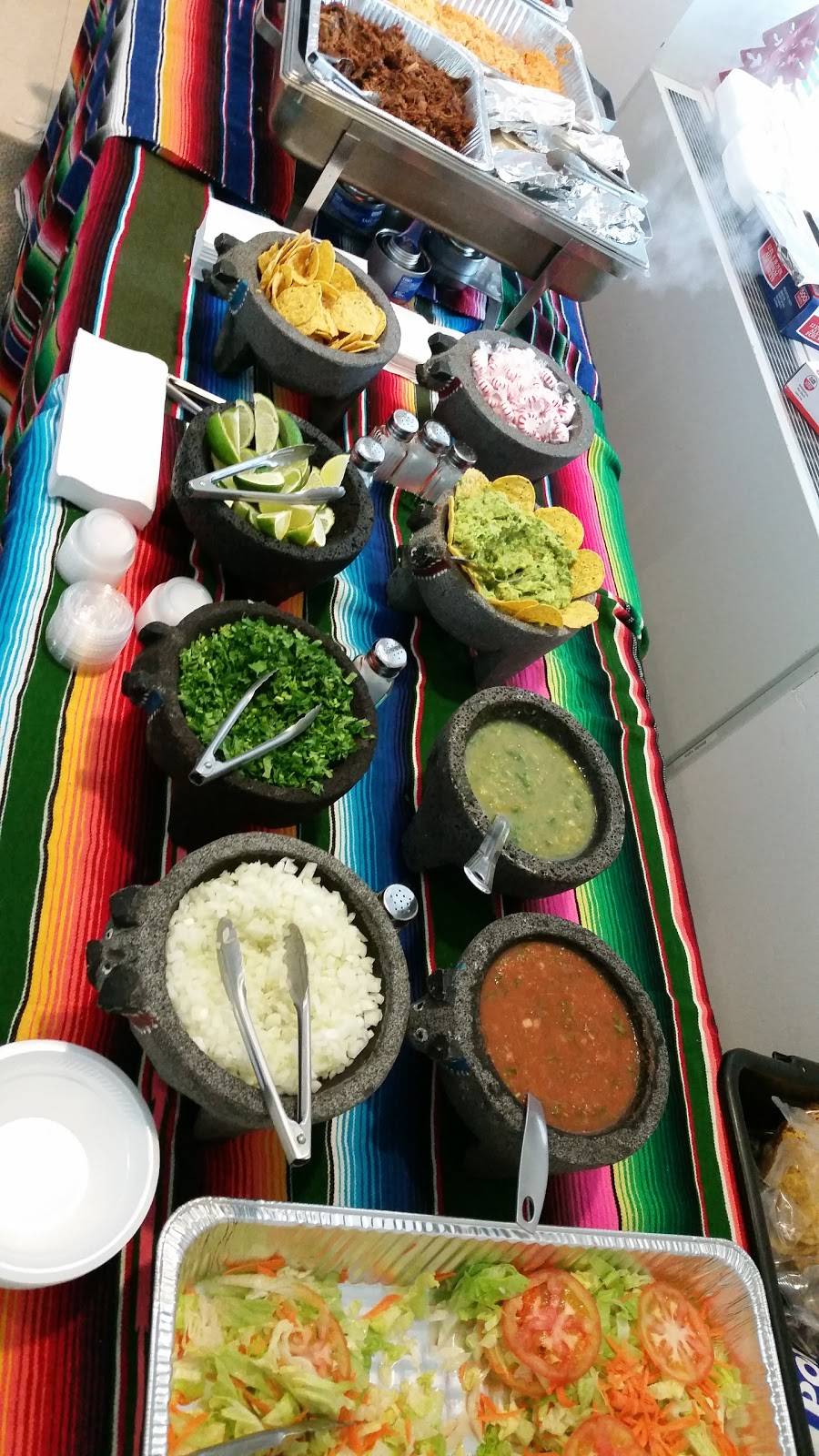 El Pariente Mexican Food Truck | restaurant | 1570 White Bear Ave, St Paul, MN 55106, USA | 6122506288 OR +1 612-250-6288