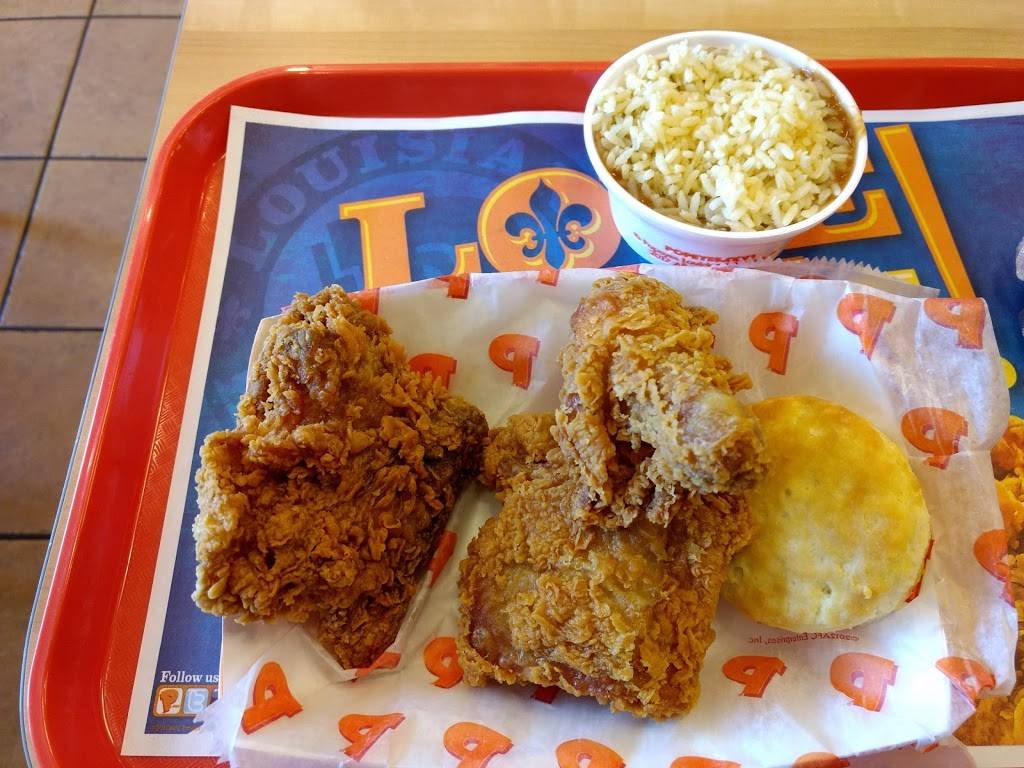 Popeyes Louisiana Kitchen | restaurant | 5131 Westfields Blvd, Centreville, VA 20120, USA | 7032225958 OR +1 703-222-5958