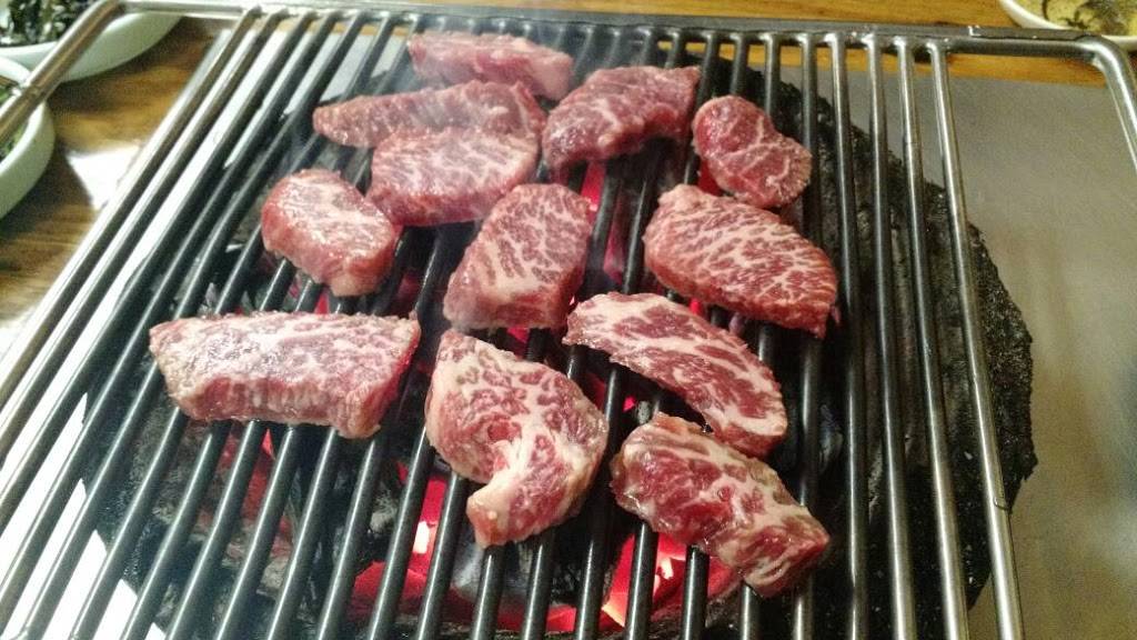 Booill Restaurant | restaurant | 3346 W Bryn Mawr Ave, Chicago, IL 60659, USA | 7735883112 OR +1 773-588-3112