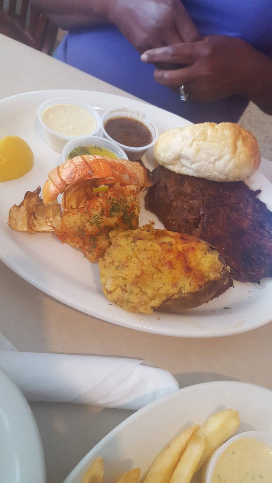 Soileaus Dinner Club | restaurant | 1618 N Main St, Opelousas, LA 70570, USA | 3379422985 OR +1 337-942-2985