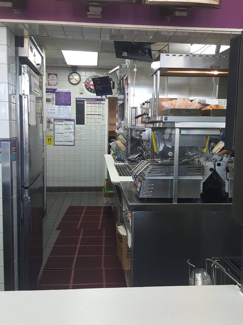 Taco Bell | meal takeaway | 2560 N Perris Blvd, Perris, CA 92571, USA | 9516574420 OR +1 951-657-4420