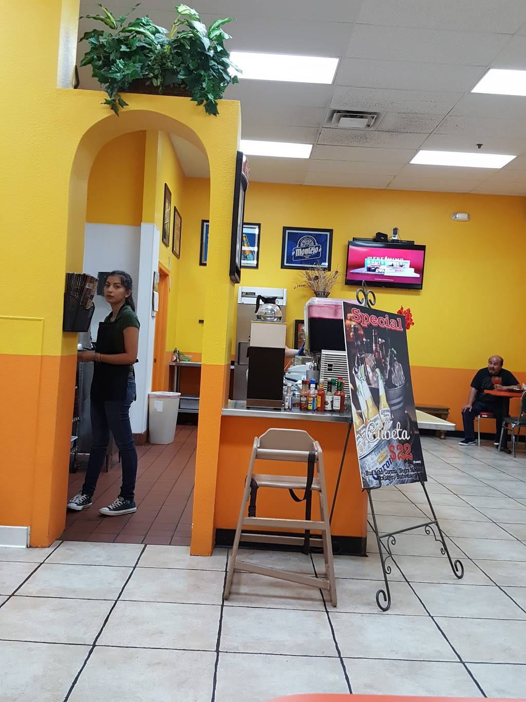 Allende Restaurant | restaurant | 46900 Monroe St # 402, Indio, CA 92201, USA | 7603479903 OR +1 760-347-9903