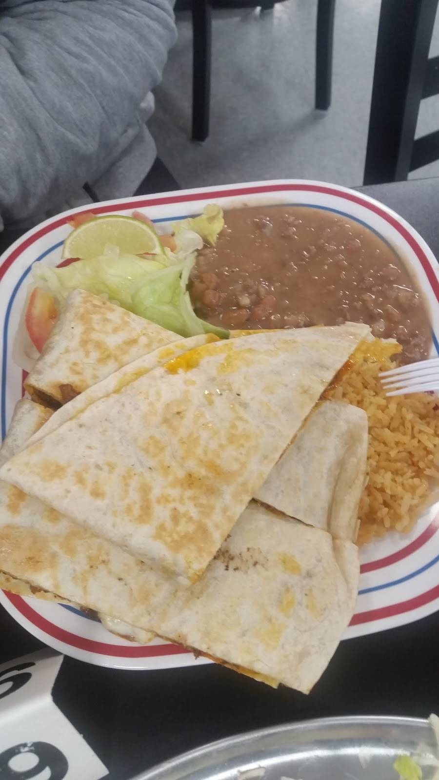 El Realito De Oro Market | restaurant | 422 S Gateway Dr suit 100, Madera, CA 93637, USA | 5596648644 OR +1 559-664-8644