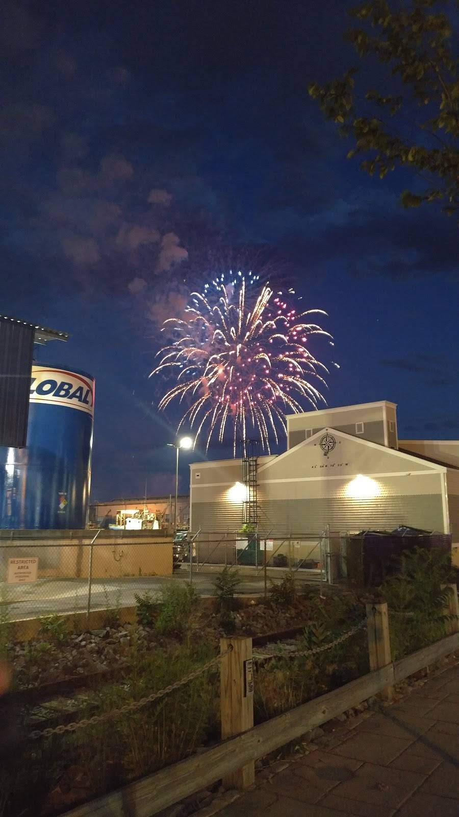 The Black Whale Kitchen and Bar | restaurant | 106 MacArthur Dr, New Bedford, MA 02740, USA | 5089907100 OR +1 508-990-7100