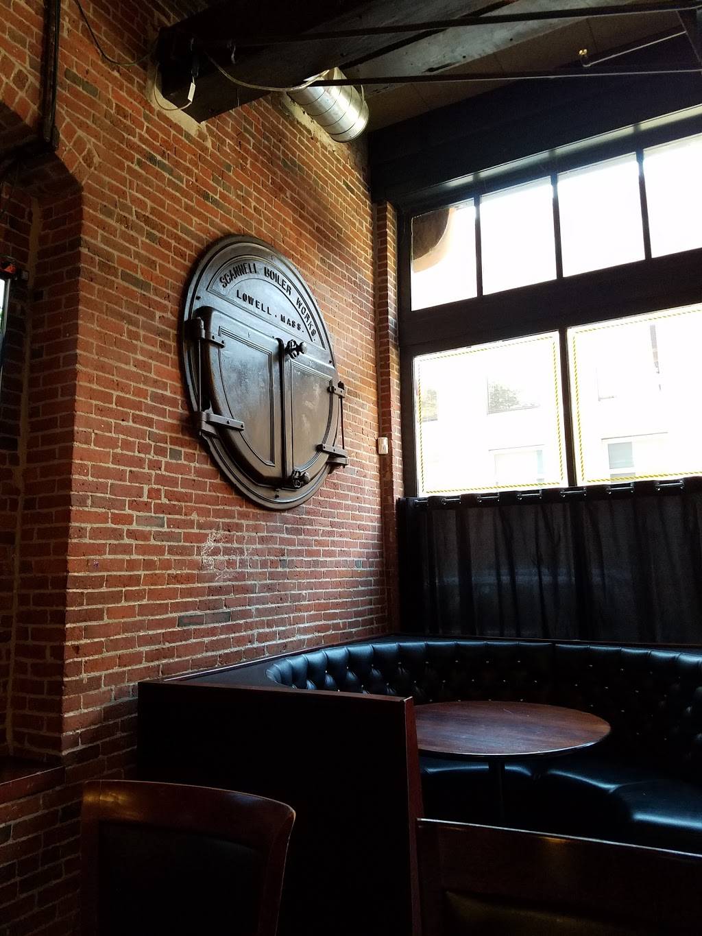 The Smokehouse Tavern | restaurant | 98 Middle St, Lowell, MA 01852, USA | 9784412278 OR +1 978-441-2278