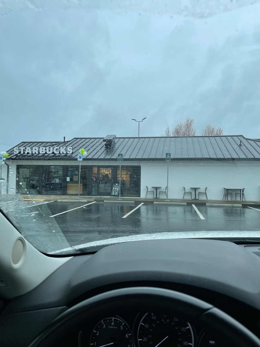 Starbucks | cafe | 1425 Pacific Hwy W, McMinnville, OR 97128, USA | 9712611688 OR +1 971-261-1688