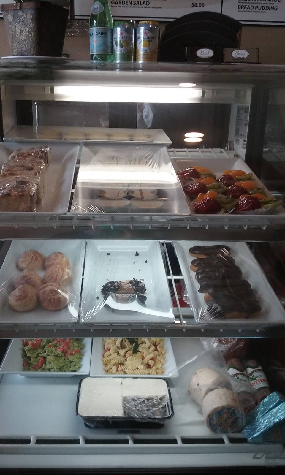 Betos Italian Deli | restaurant | 1930 Erringer Rd, Simi Valley, CA 93065, USA | 8056380199 OR +1 805-638-0199