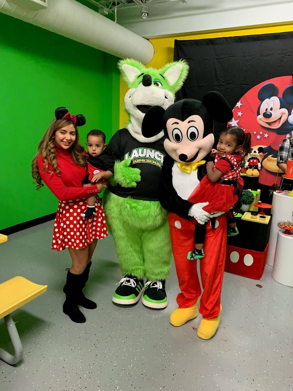 Launch Trampoline Family Entertainment Center | restaurant | 5967 Bethelview Rd, Cumming, GA 30040, USA | 6788077772 OR +1 678-807-7772