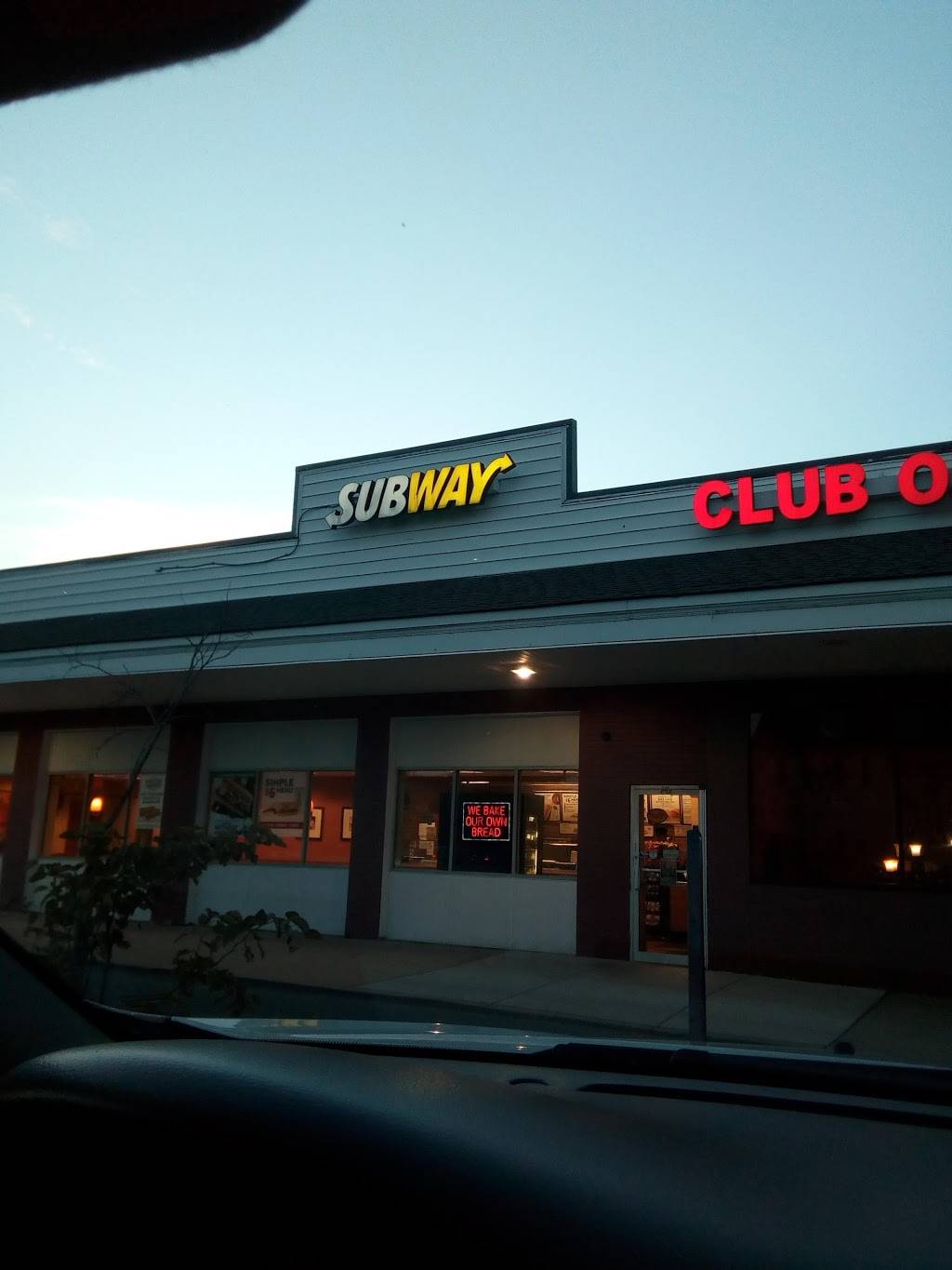 Subway Restaurants | restaurant | 8768 Richmond Hwy, Alexandria, VA 22309, USA | 7033601110 OR +1 703-360-1110