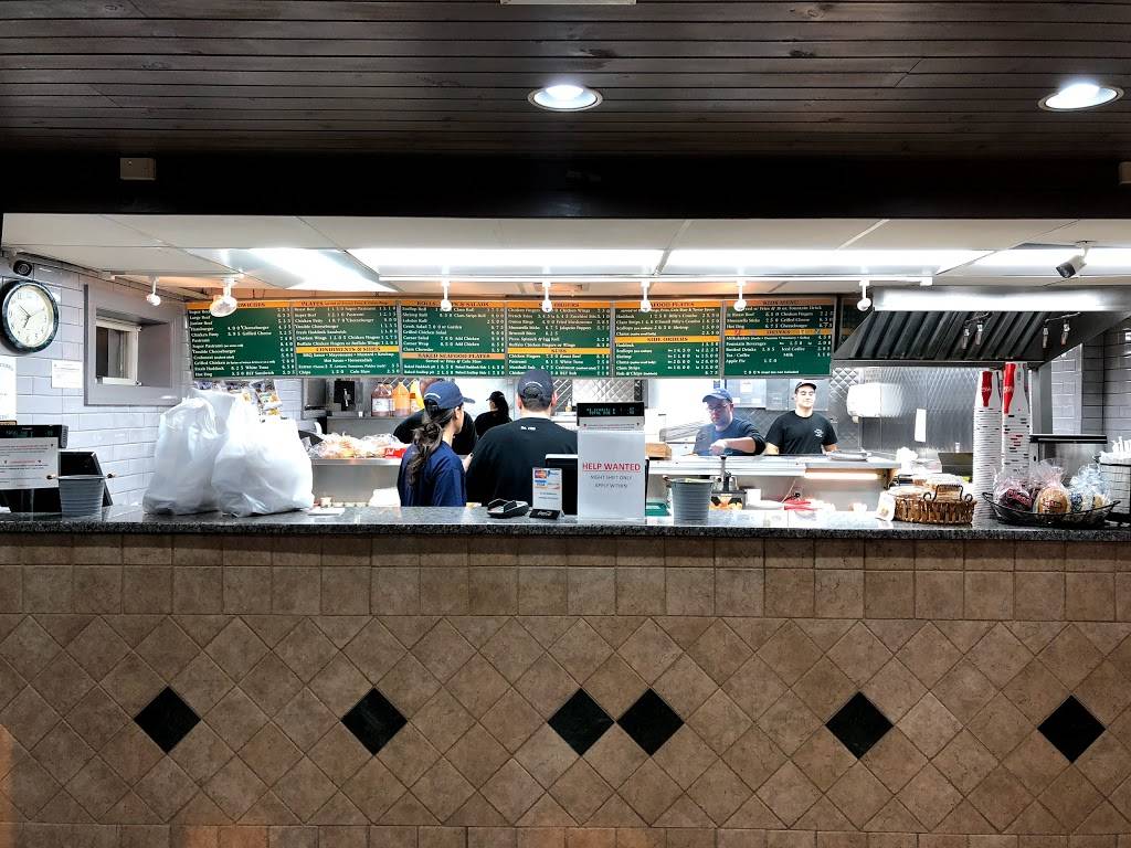 Billys Famous Roast Beef | restaurant | 1291 Main St, Wakefield, MA 01880, USA | 7816652070 OR +1 781-665-2070