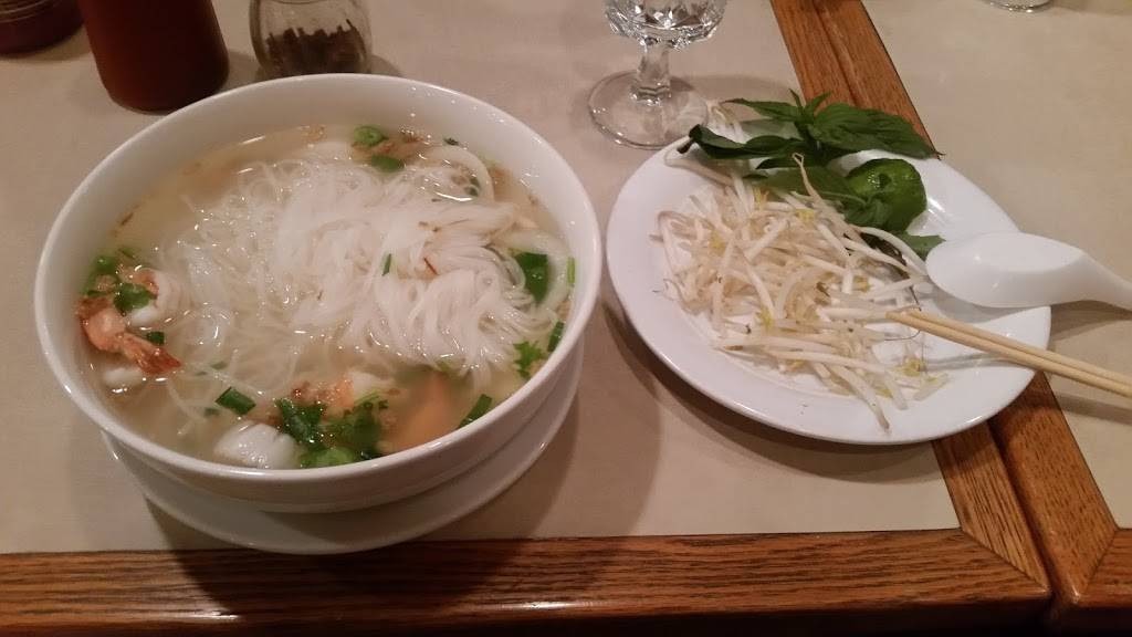 Pho And Thai | restaurant | 63 White St, Belmont, MA 02478, USA | 6174841118 OR +1 617-484-1118