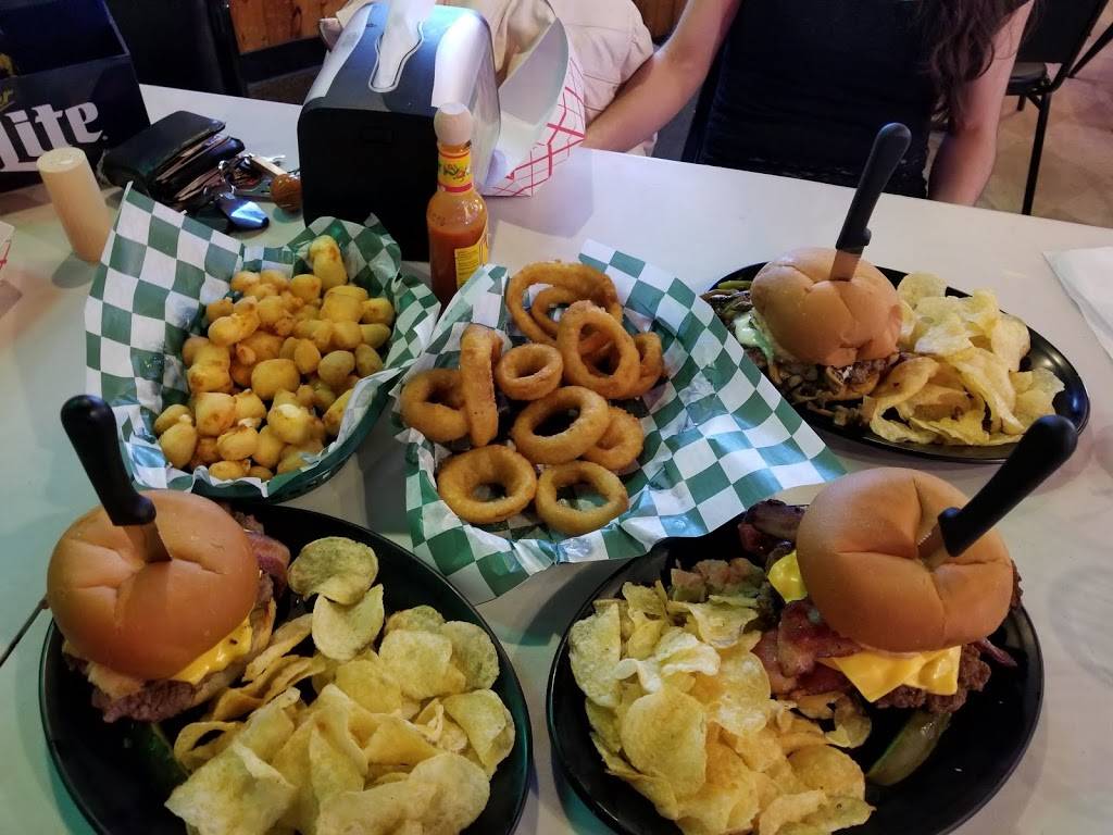 Hoppers Bar & Grill | restaurant | 119 S Olive St, Waconia, MN 55387, USA | 9524421149 OR +1 952-442-1149