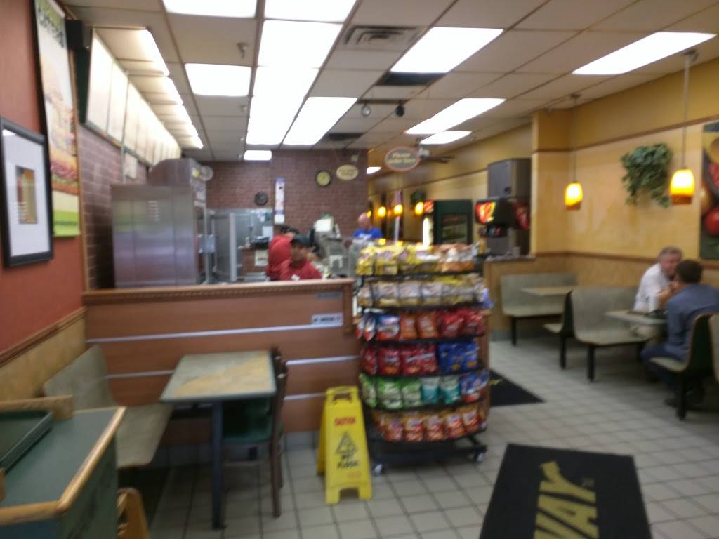 Subway Restaurants | restaurant | 950 IL-22, Fox River Grove, IL 60021, USA | 8474620077 OR +1 847-462-0077