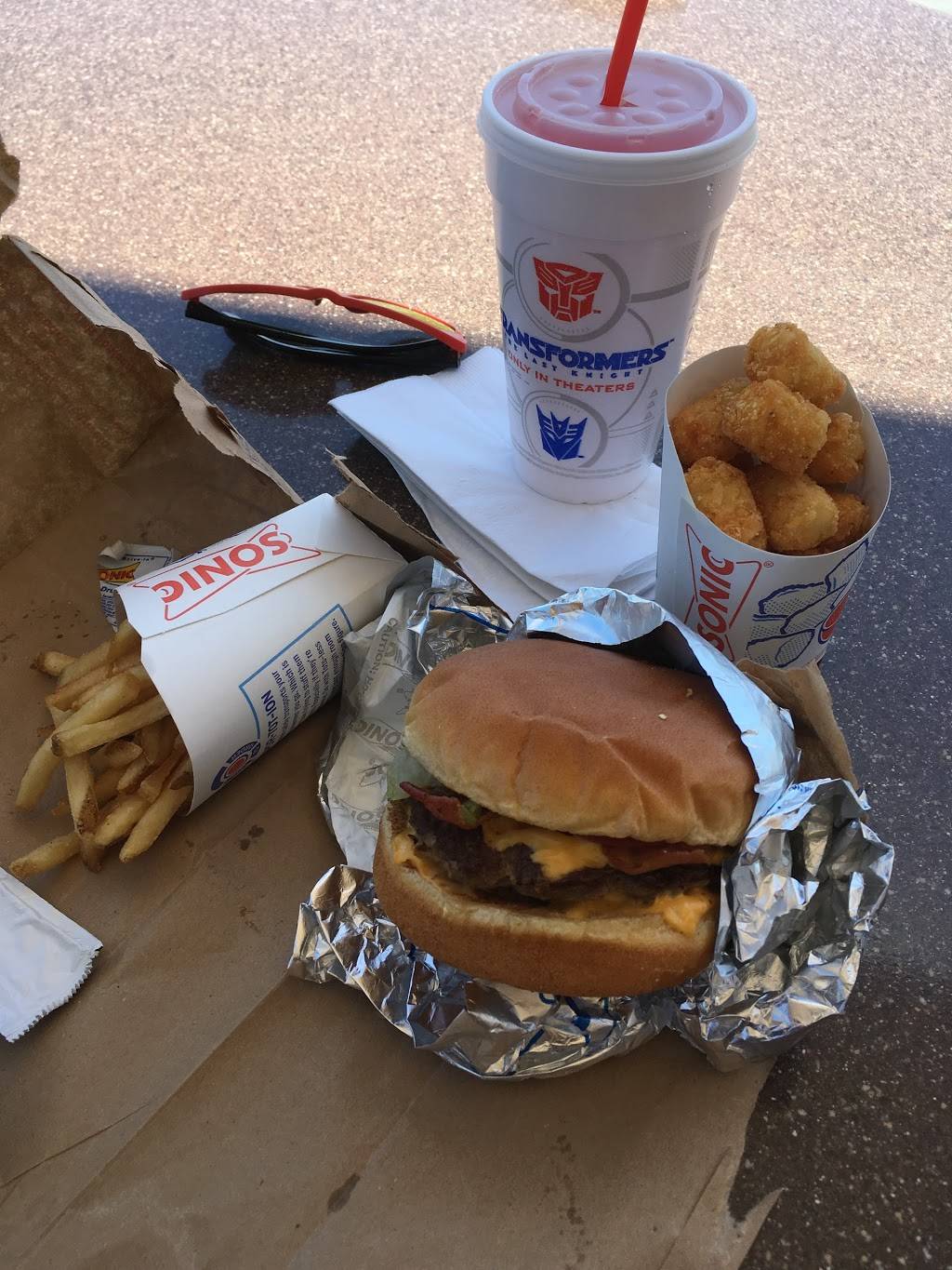 Sonic Drive-In | restaurant | 6921 Cameron Blvd, Gilroy, CA 95020, USA | 4088466400 OR +1 408-846-6400
