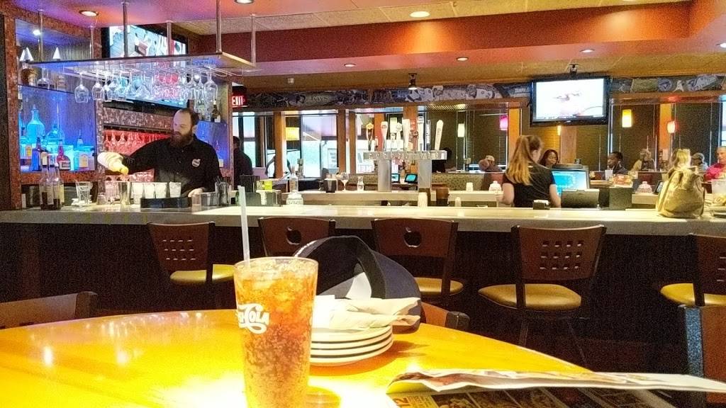 Applebees Grill + Bar | restaurant | 1465 McMullen Booth Rd, Clearwater, FL 33759, USA | 7277230303 OR +1 727-723-0303