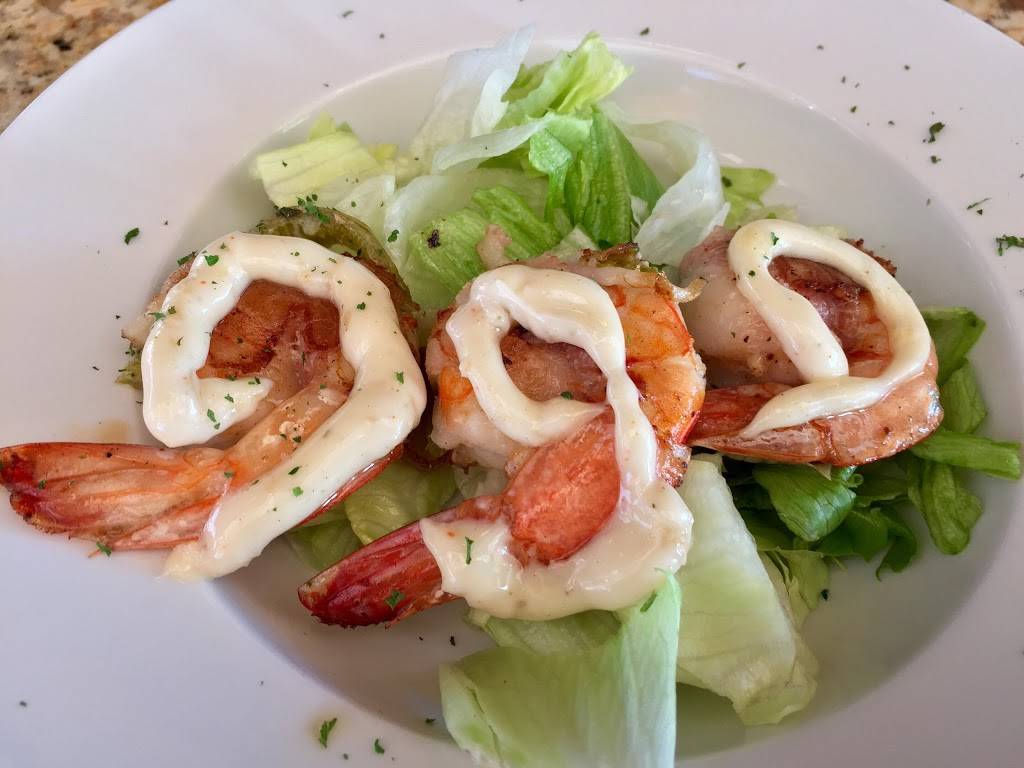 The New England House Seafood & Sports Bar | restaurant | 124 Post Rd, Wells, ME 04090, USA | 2076410601 OR +1 207-641-0601