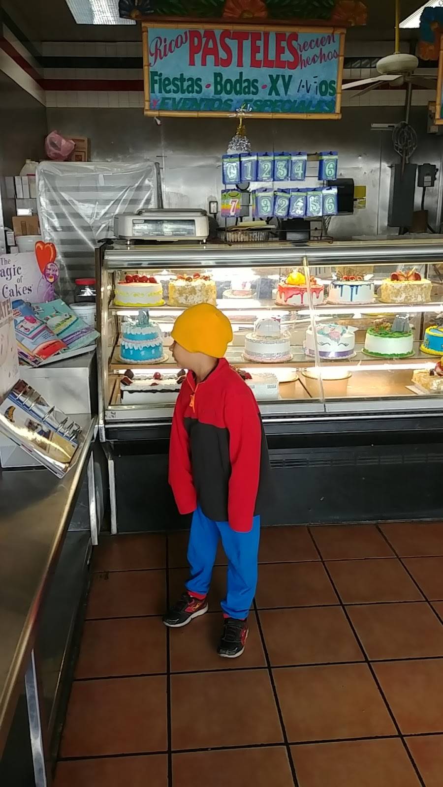 La Adelita | restaurant | 4000 Pico Blvd, Los Angeles, CA 90019, USA | 3237375563 OR +1 323-737-5563