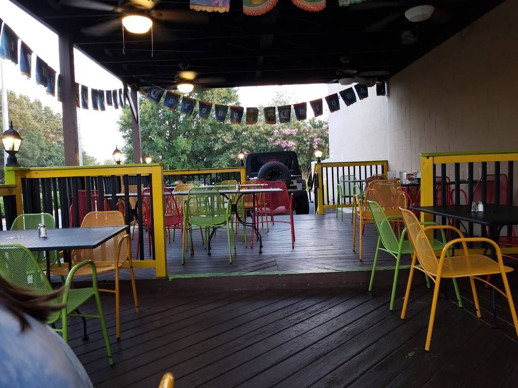 Laredos Mexican Bar & Grill | restaurant | 1860 Sandy Plains Rd, Marietta, GA 30066, USA | 6784533663 OR +1 678-453-3663