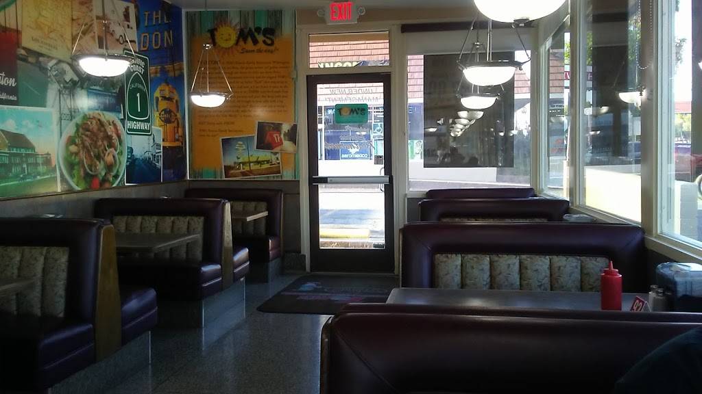 Toms Famous Burgers 9 | restaurant | 1101 N Avalon Blvd, Wilmington, CA 90744, USA | 3105183164 OR +1 310-518-3164