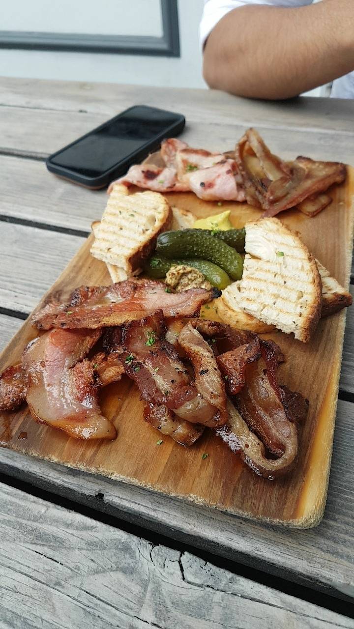 Paddy Longs Beer & Bacon Pub | restaurant | 1028 W Diversey Pkwy, Chicago, IL 60614, USA | 7732906988 OR +1 773-290-6988