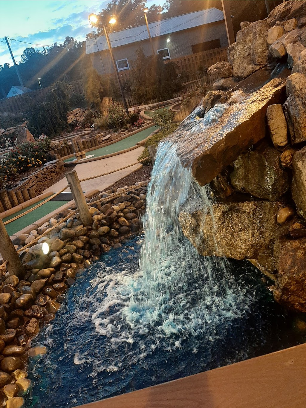 Gassers Golf Driving Range & Miniature Golf | meal takeaway | 3251 Pricetown Rd, Fleetwood, PA 19522, USA | 6109299941 OR +1 610-929-9941