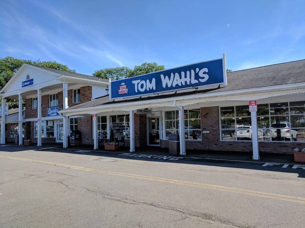 Tom Wahls Bushnells Basin | restaurant | 643 Pittsford Victor Rd, Pittsford, NY 14534, USA | 5855864920 OR +1 585-586-4920