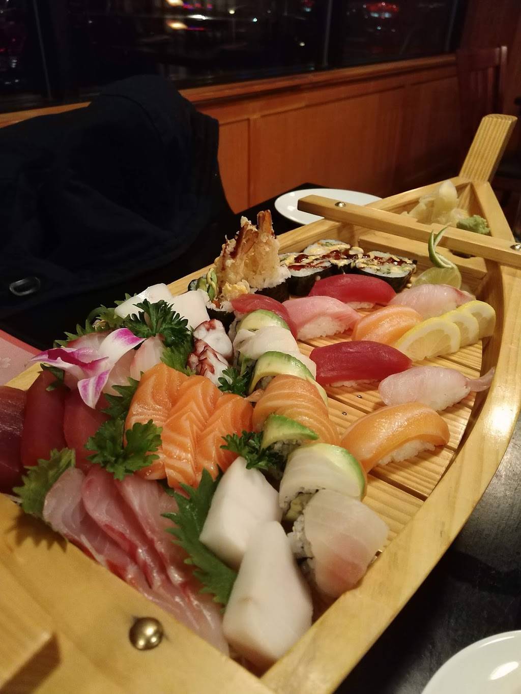 Sakura Japanese Restaurant | restaurant | 5 Pine St, Waltham, MA 02453, USA | 7812168922 OR +1 781-216-8922