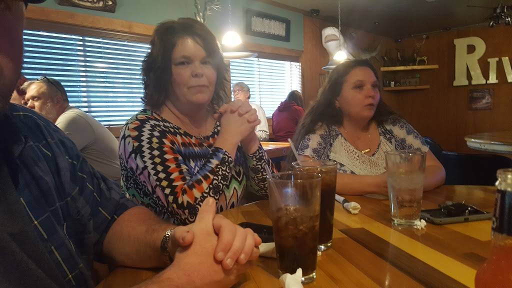 Wolf River Grill | restaurant | 3001 Red Hill Rd, Byrdstown, TN 38549, USA | 9318644499 OR +1 931-864-4499