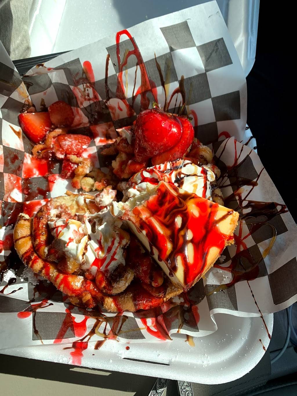 Nadines Funnel Cakes | restaurant | 4331 The Plaza, Charlotte, NC 28205, USA | 7042587248 OR +1 704-258-7248