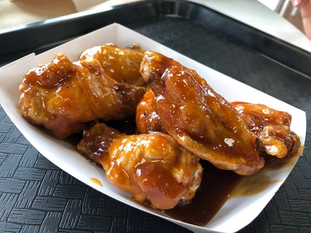 The Wing Coop | restaurant | 569 N 300 W, Salt Lake City, UT 84103, USA | 8012749464 OR +1 801-274-9464