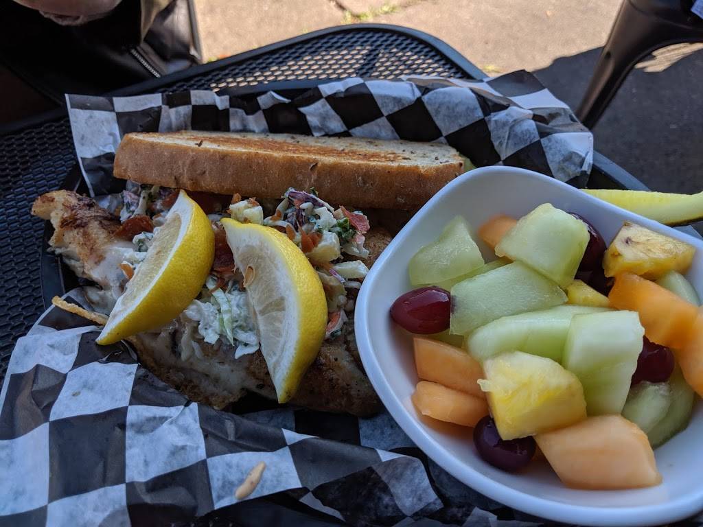 Busters On 28th | restaurant | 4204 S 28th Ave, Minneapolis, MN 55406, USA | 6127290911 OR +1 612-729-0911