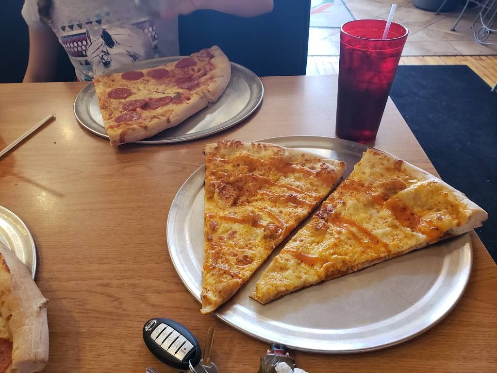 Jonnys Pizza | restaurant | 100 Genesee St, Utica, NY 13502, USA | 3155074577 OR +1 315-507-4577