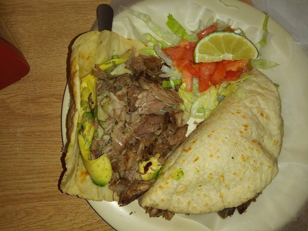 El Palacio | restaurant | 6737 S Flores St, San Antonio, TX 78221, USA | 2109216149 OR +1 210-921-6149