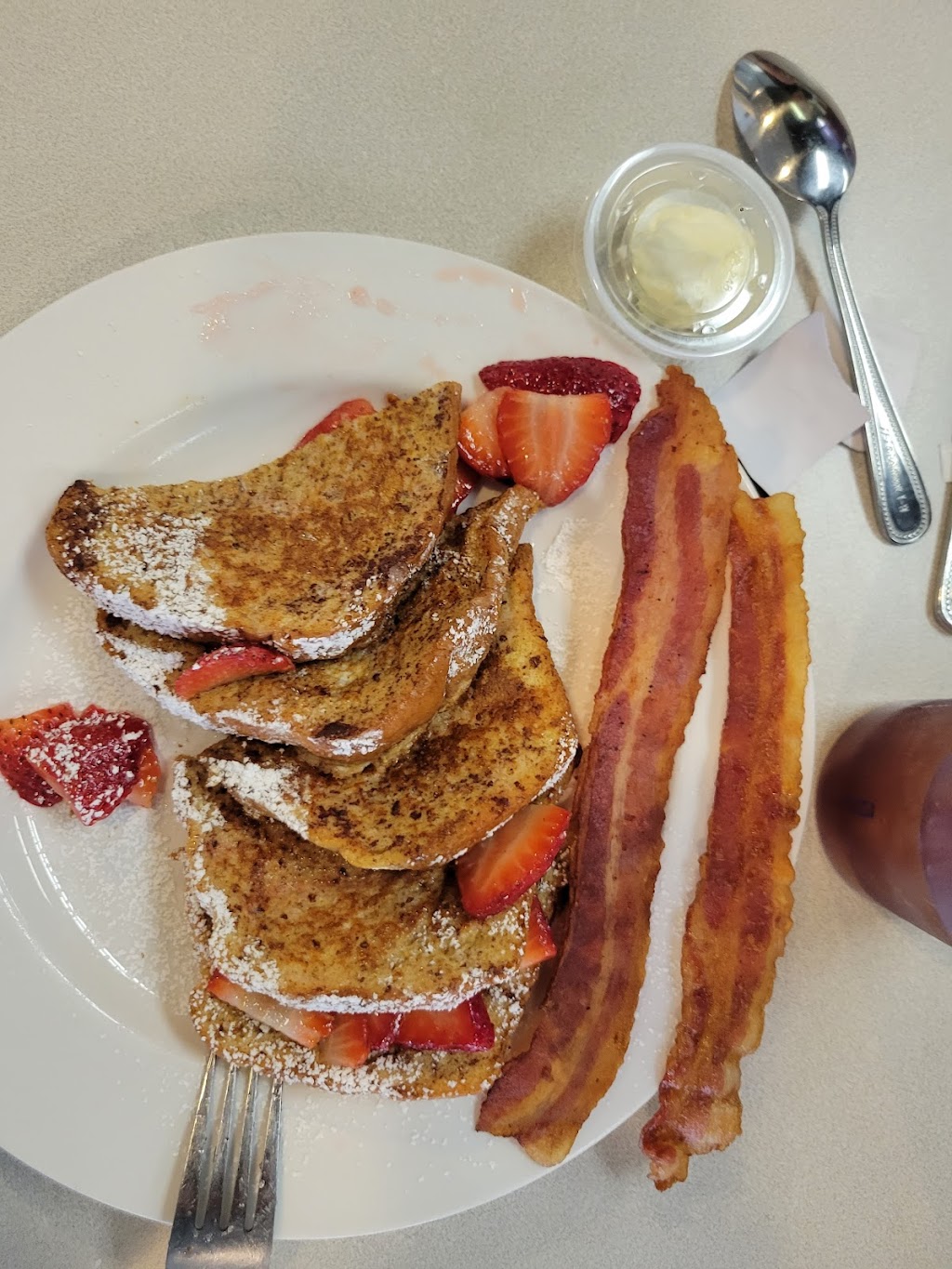 Cafe on the Corner | restaurant | 103 S Reed Ave, Malvern, OH 44644, USA | 3308634351 OR +1 330-863-4351