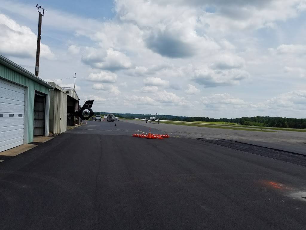 Simply Suzannes Cafe | restaurant | 525 Airport Rd, Martinsville, VA 24112, USA | 2769571142 OR +1 276-957-1142