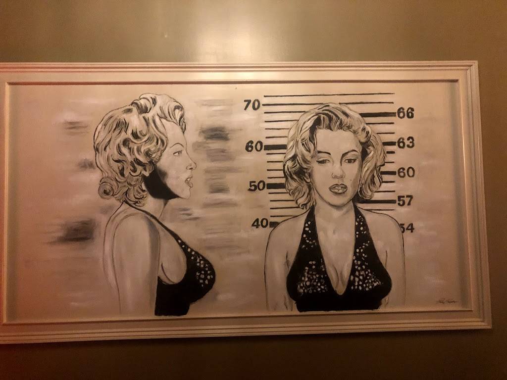 Bugsys Dueling Piano Speakeasy | restaurant | 2323 Whitney Ave, Hamden, CT 06518, USA | 2032882323 OR +1 203-288-2323