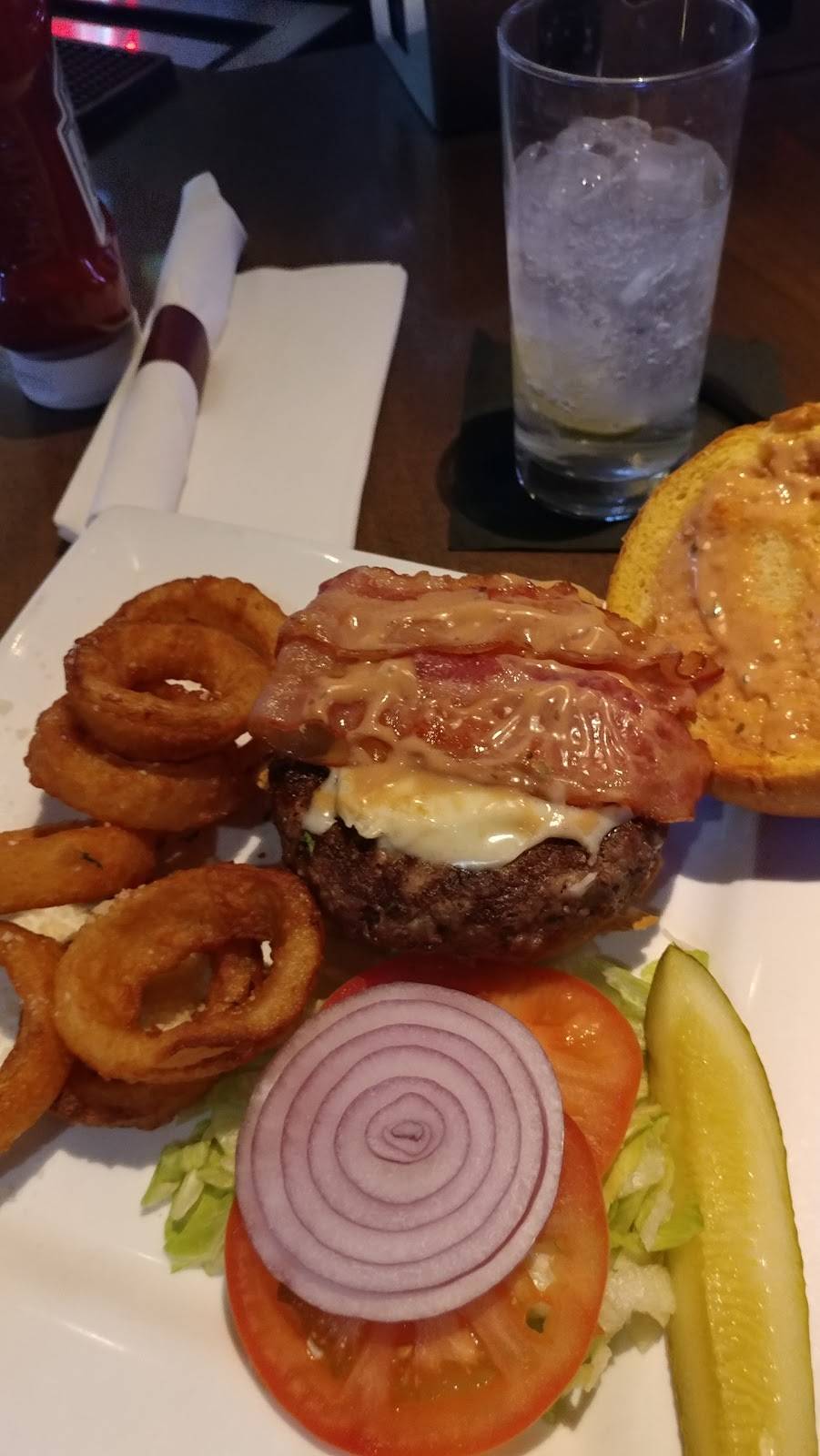 The Bar @ Bermuda & St. Rose | restaurant | 11624 Bermuda Rd, Henderson, NV 89052, USA | 7022693177 OR +1 702-269-3177