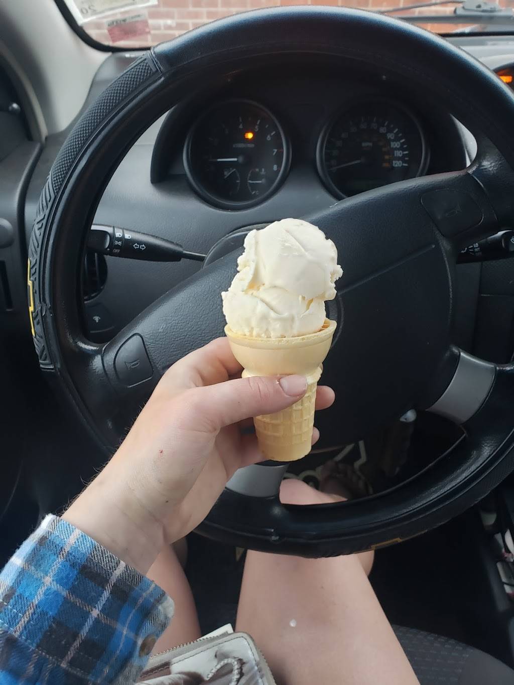 John & Marys | restaurant | 1819 Abbott Rd, Lackawanna, NY 14218, USA | 7168230714 OR +1 716-823-0714